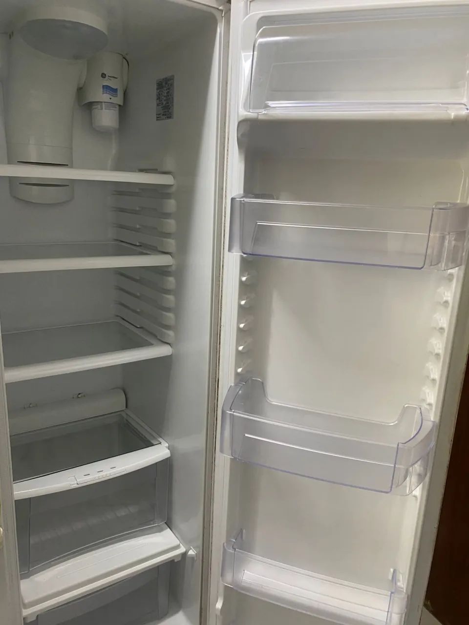 Vendo geladeira GE Side by Side (necessita de reparo) - Geladeiras