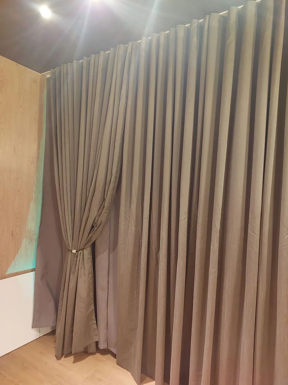 Cortinas de varão e trilho suíço *  - Foto 4