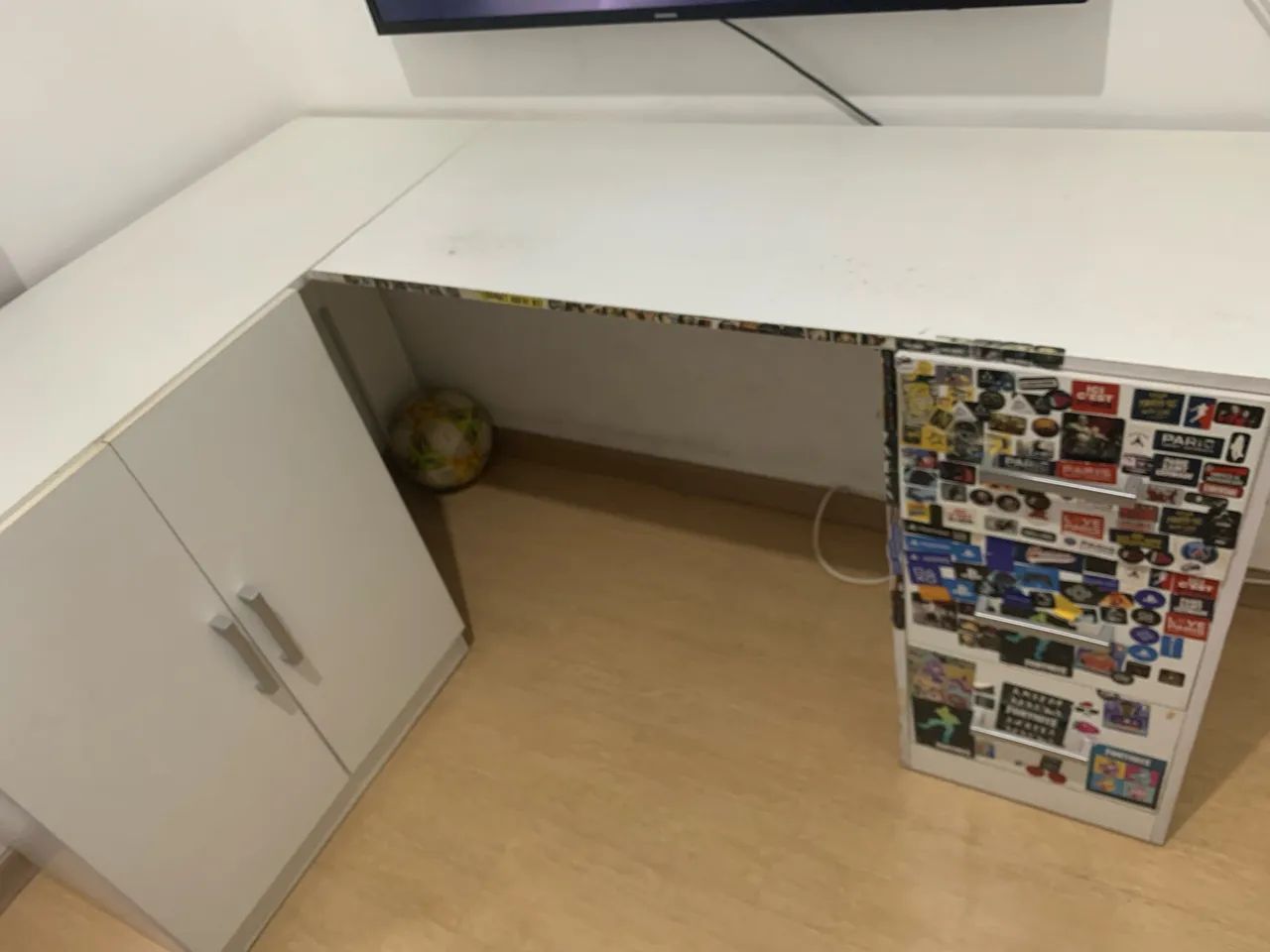Mesa de escritório em L