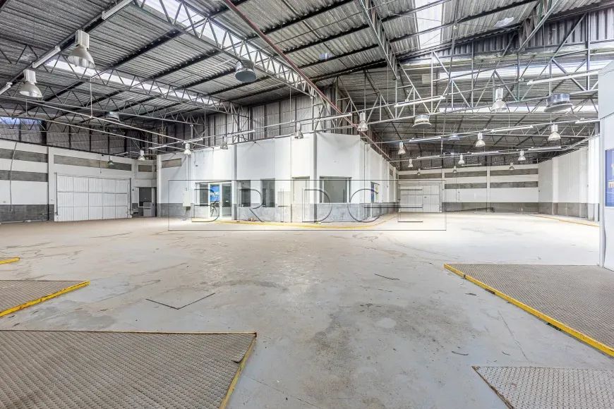 Prédio comercial com estacionamento e 1237m²! - Foto 3