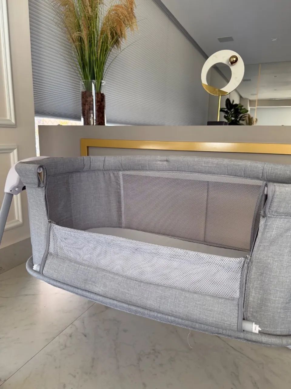 Berço Mastela Deluxe 4 em 1 com balanço automático - Foto 4