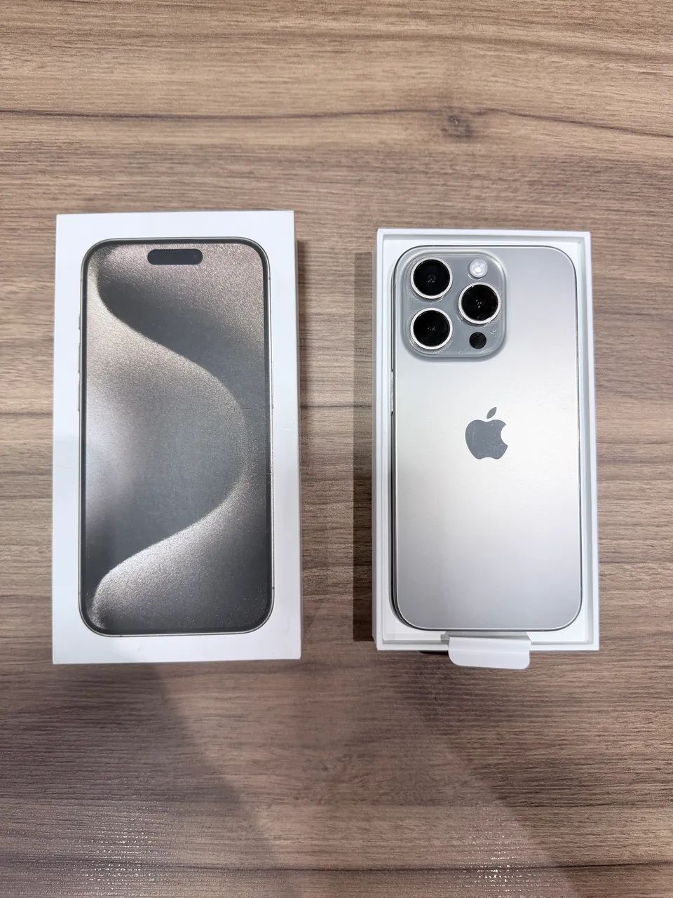 iPhone 15 Pro - Titânio Natural - Perfeito Estado