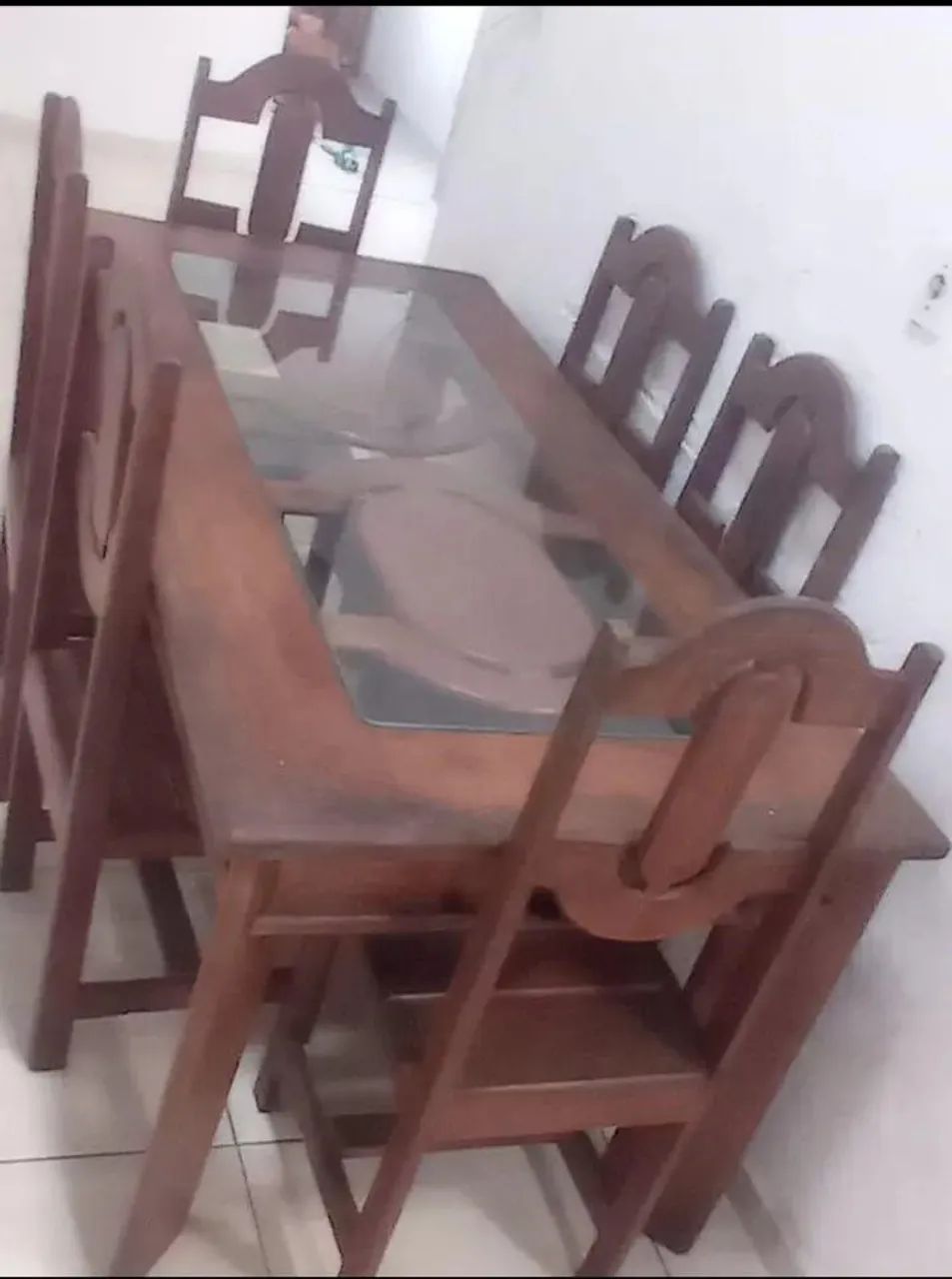 Mesa de madeira mogno