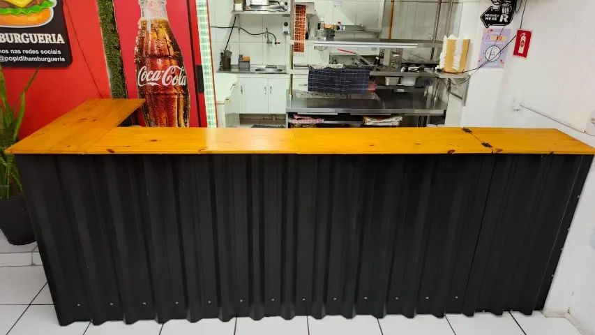 Balcão Comercial em Metal e Madeira Sob Medida - Excelente Estado