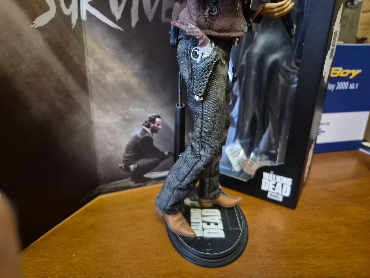 The Walking Dead Rick Grimes Threezero 1/6 com base hot toys extra! - Foto 4