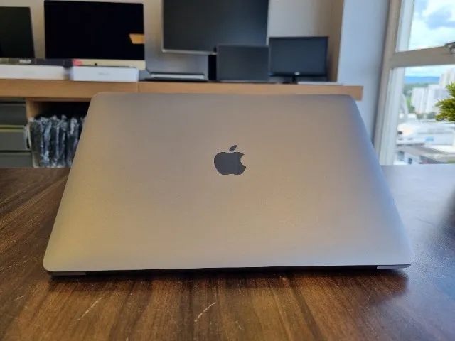 Apple MacBook Air 2018 - Core i5 | 256GB SSD | Dual Core | 8GB