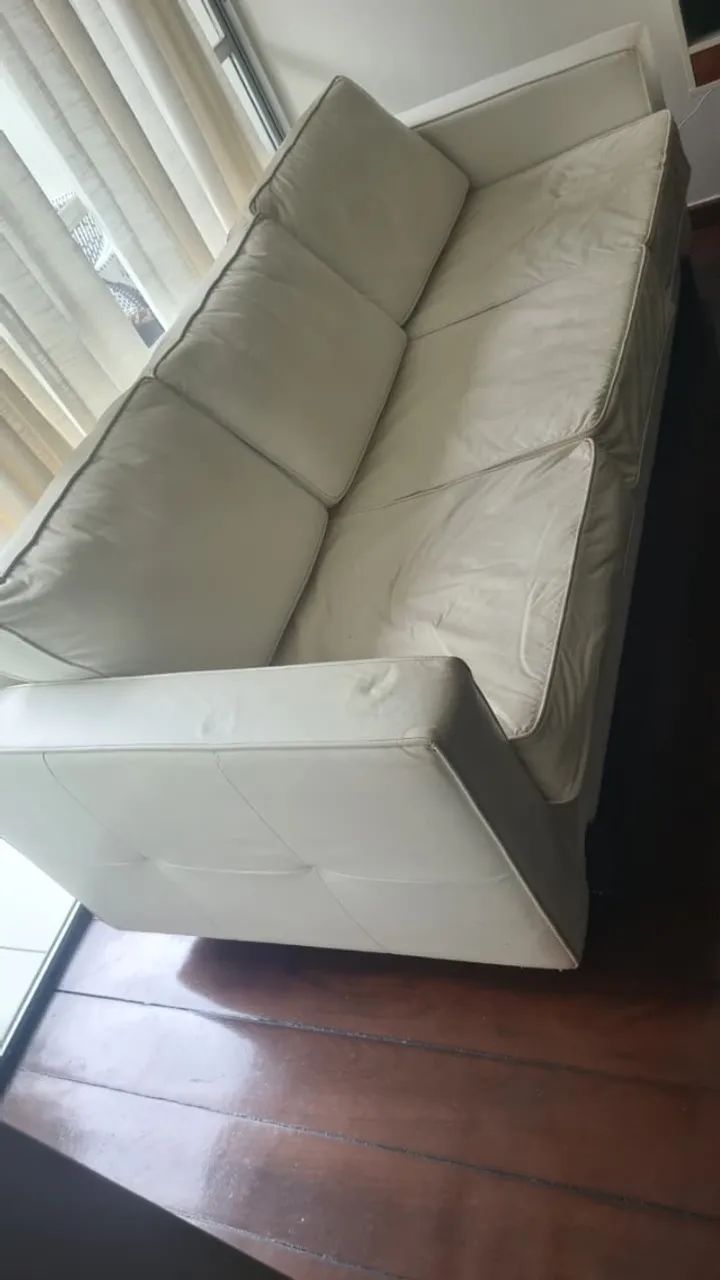 SOFÁ COURO BRANCO 2M - SUPER CONSERVADO - Foto 2