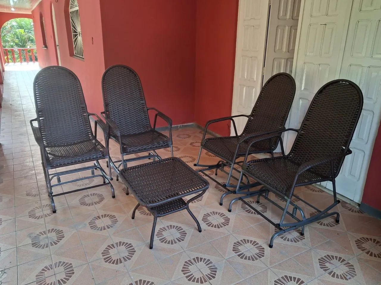 Cadeira de balanço com molas vime sintético  - Foto 4