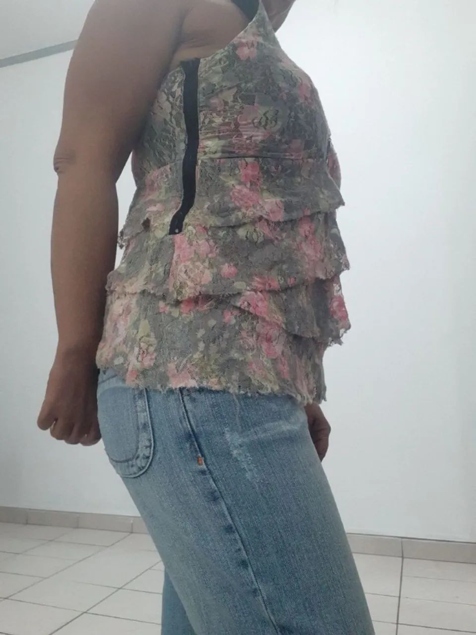 blusa com renda e elastano Tam. P Zinco Lover - Foto 2
