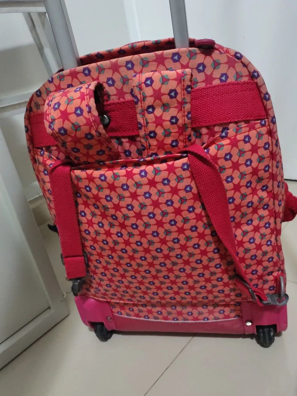 Mochila kipling com rodinhas e alça  - Foto 3