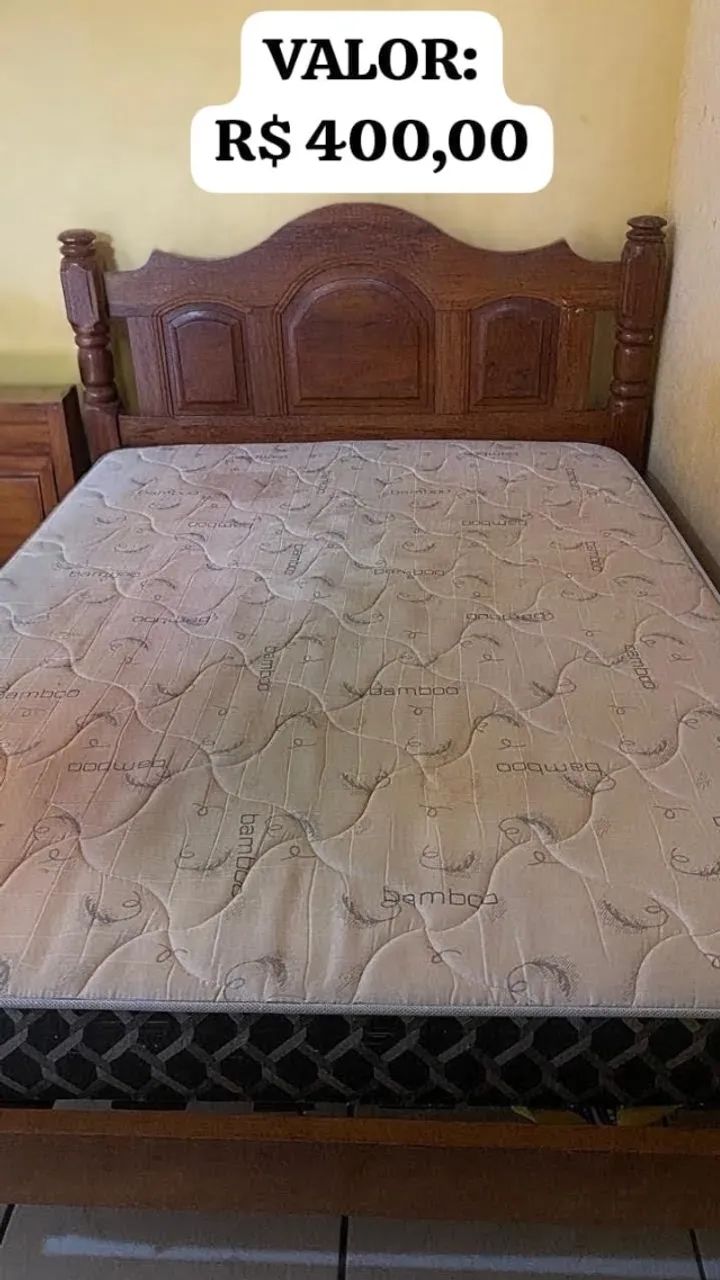 Cama casal madeira de lei com colchão 
