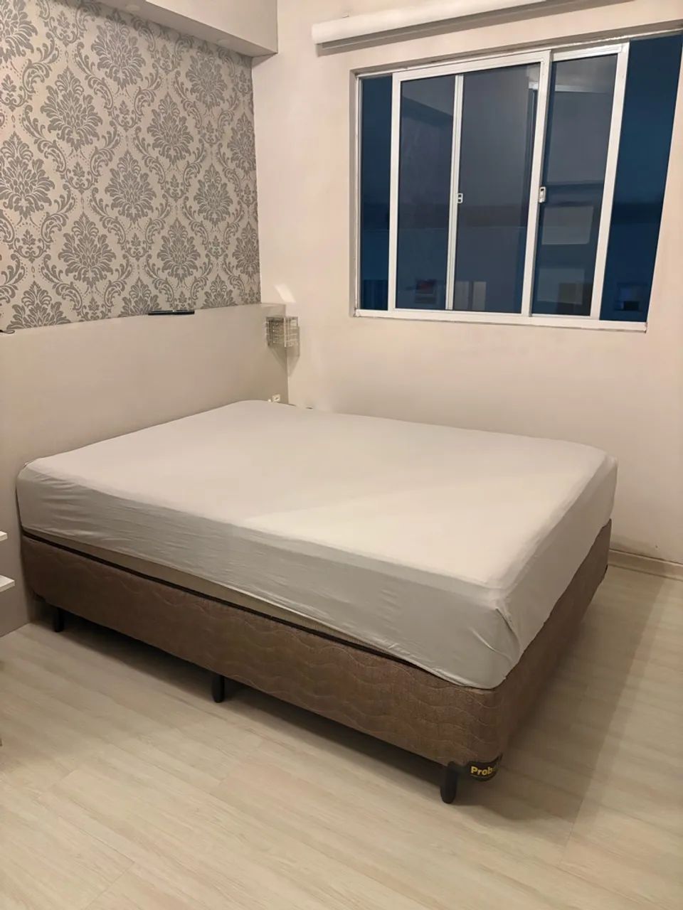 Cama box com colchão - tamanho casal 