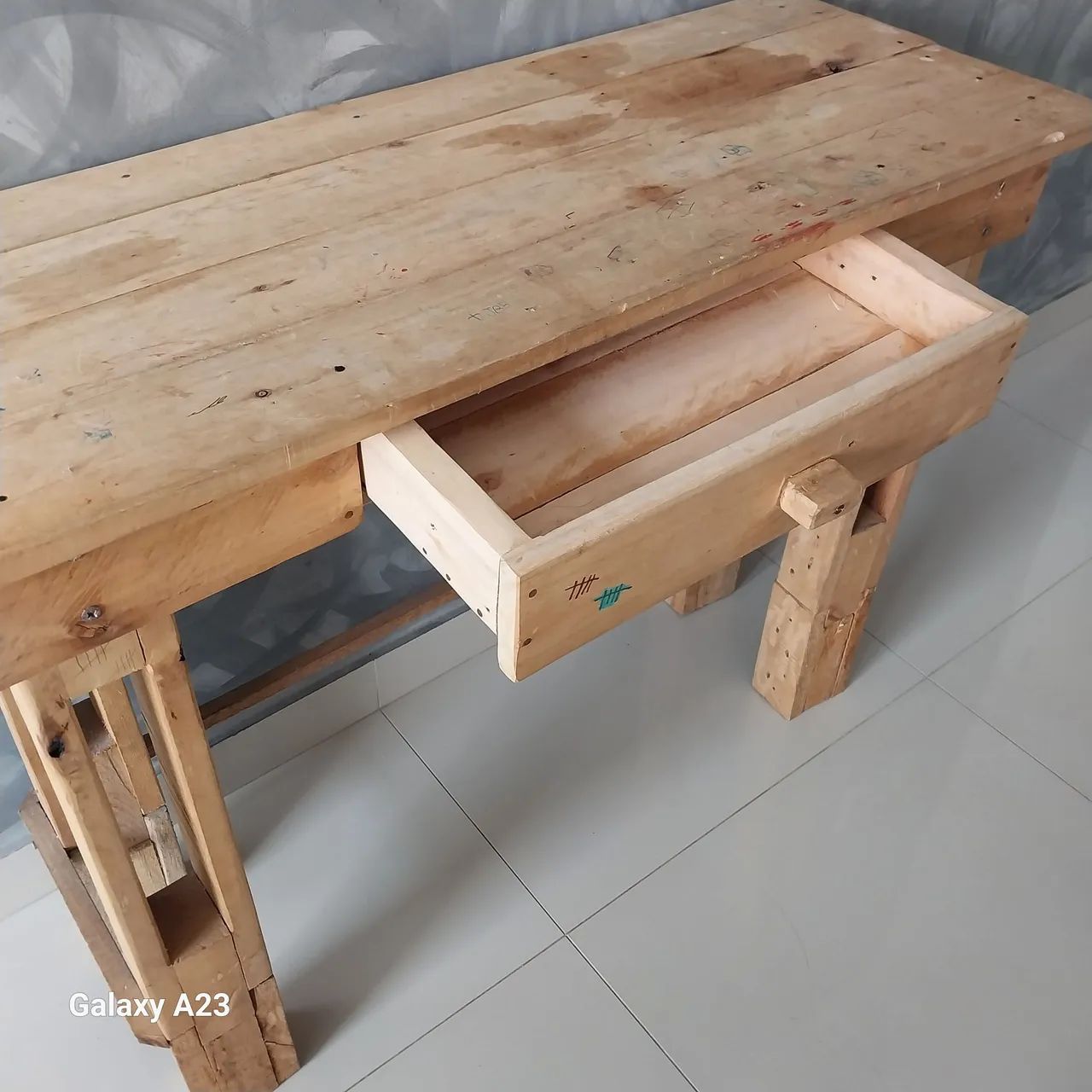 Mesa escrivaninha rústica de palet - Foto 3