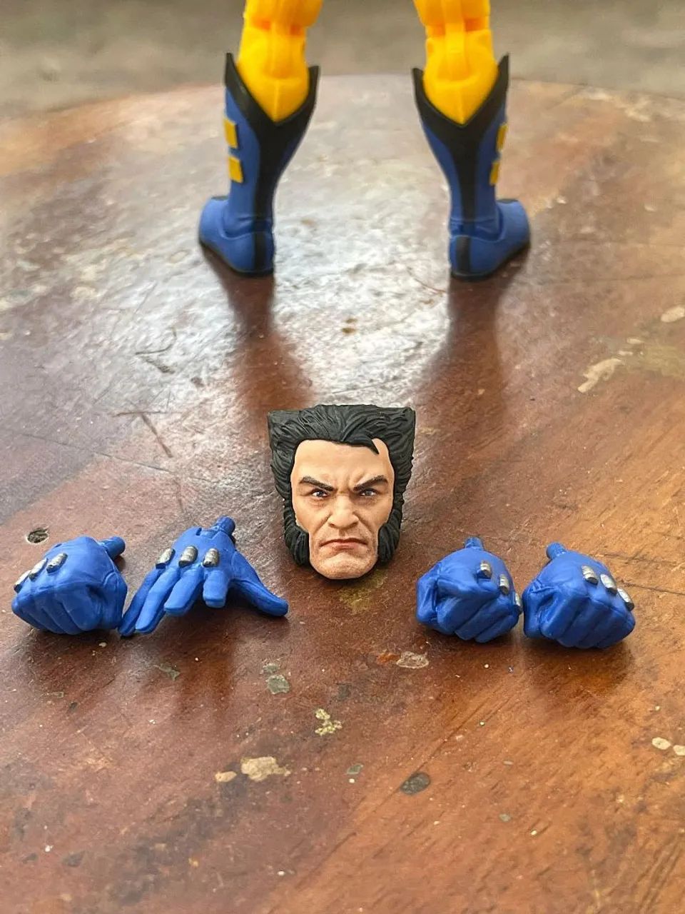 Marvel Legends Wolverine 85 anos  - Foto 3