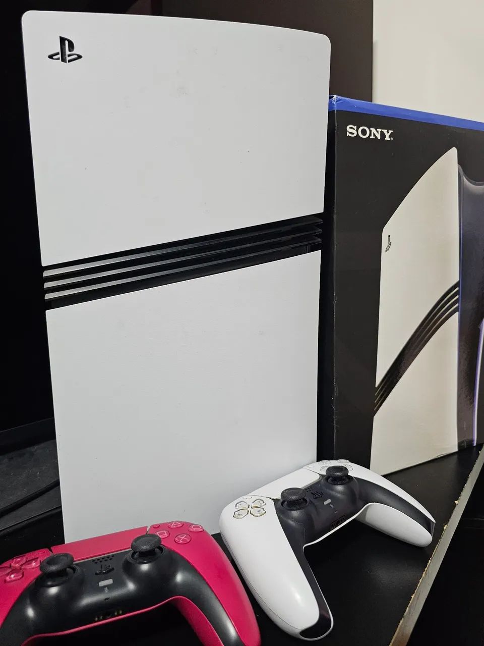 Playstation 5 Pro + 2 Controles  - Foto 2