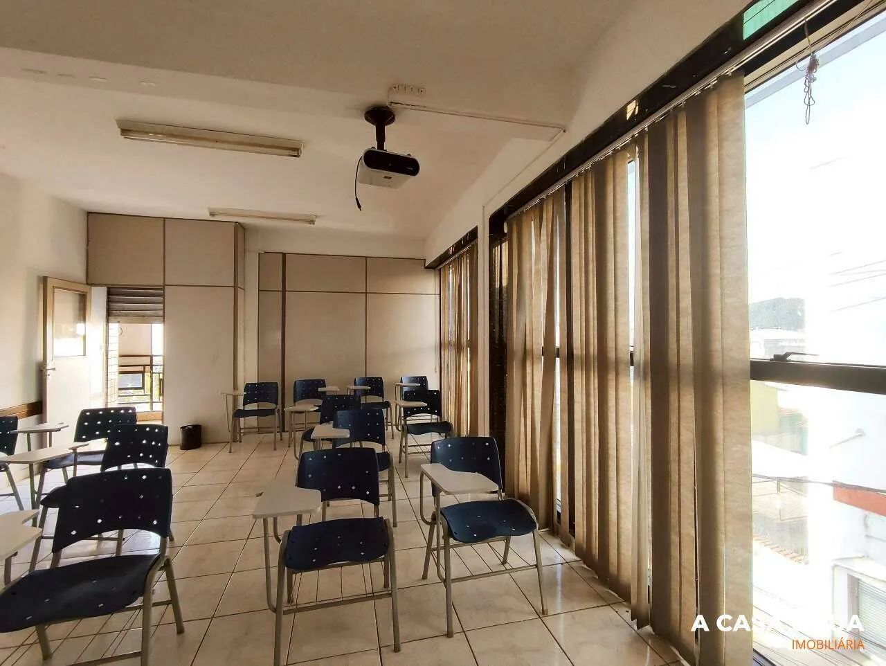 Andar corrido com aproximadamente 300m² em ótima localização próximo ao ponto comercial do - Foto 3