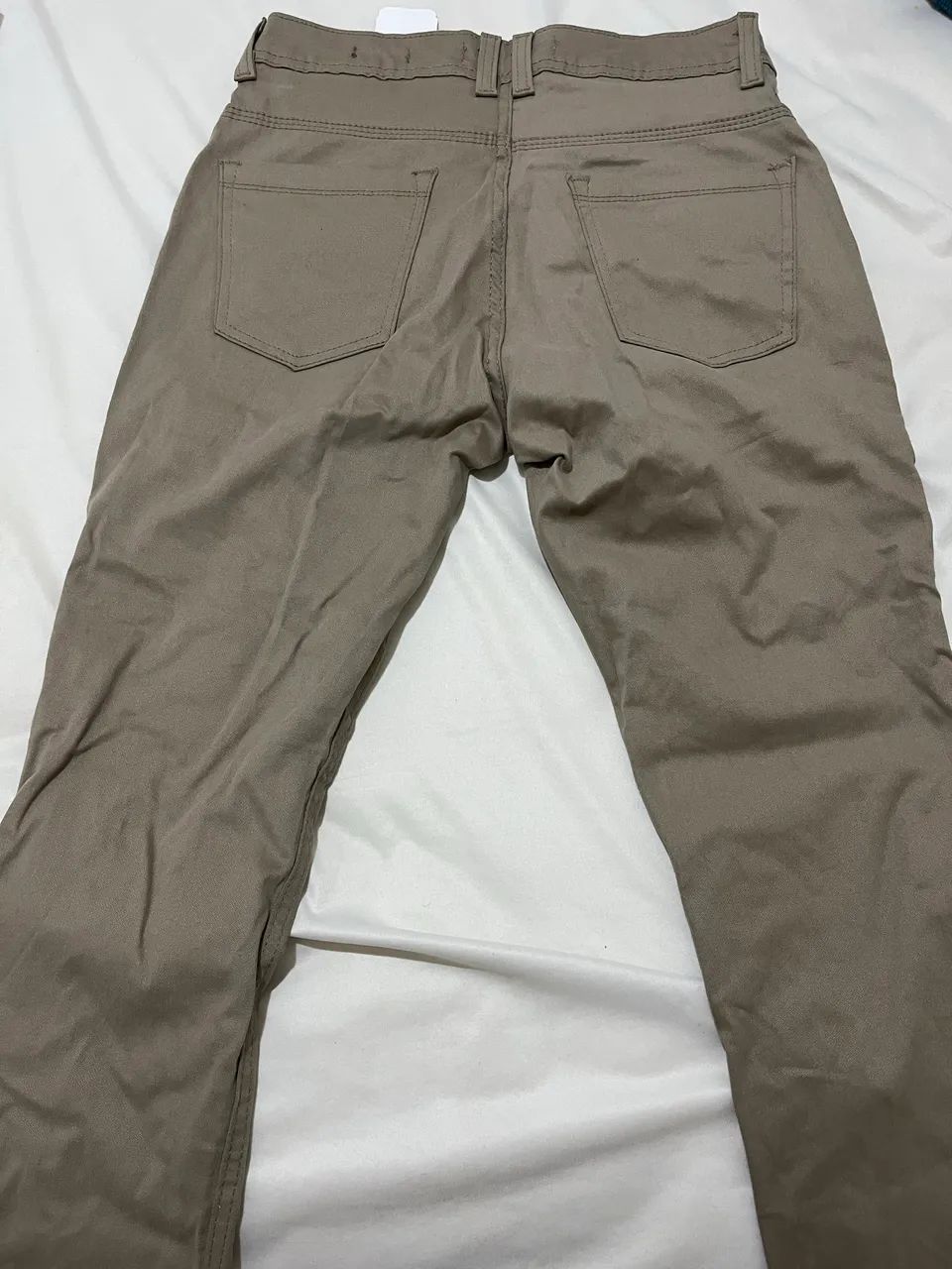 Calça caqui 