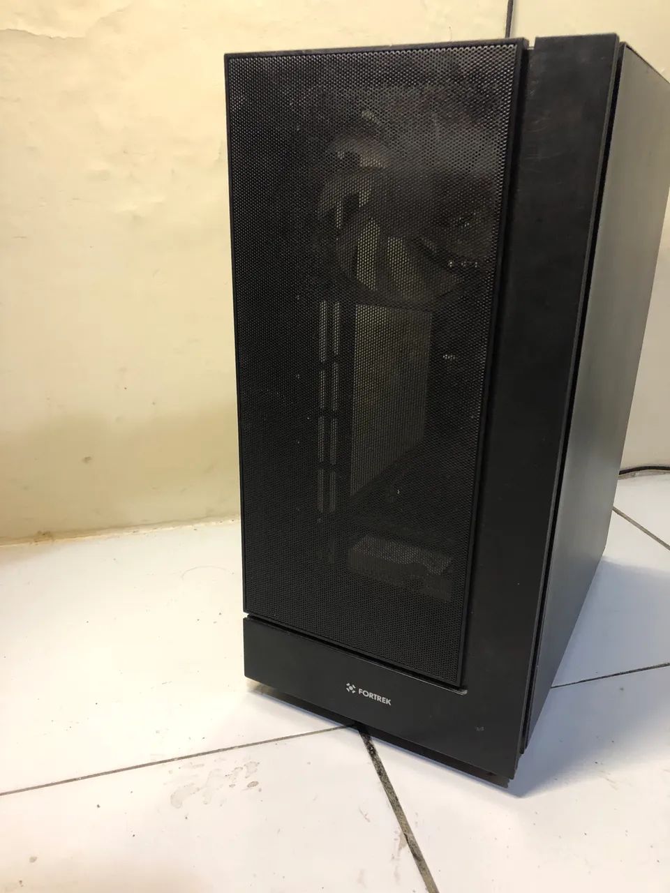 Gabinete com fonte