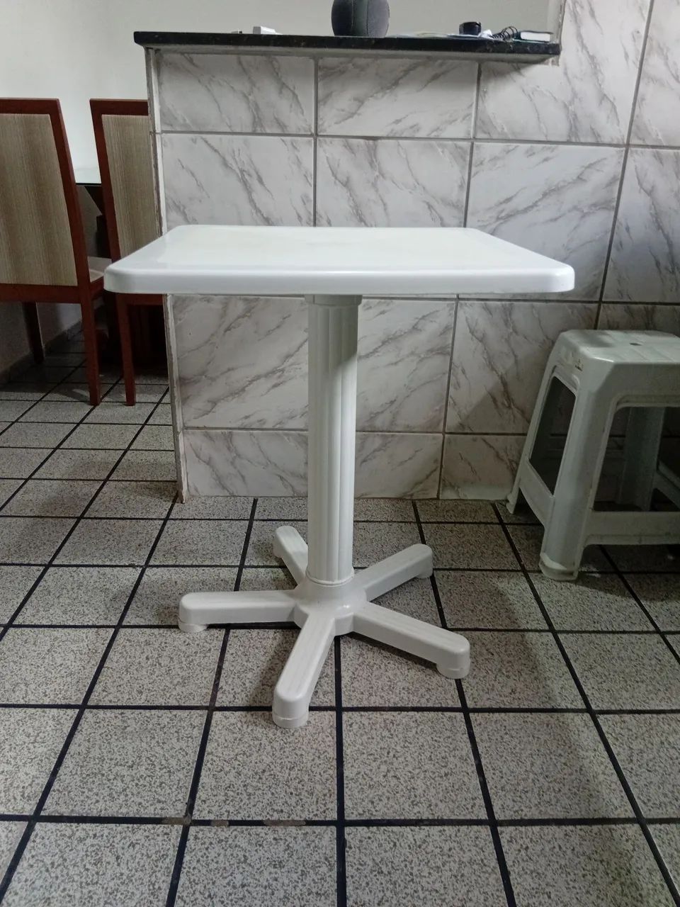 MESA PLÁSTICA TRAMONTINA 80x80cm
