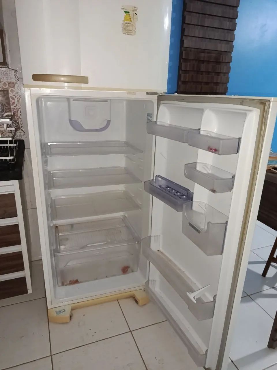 Vendo geladeira usada.  - Foto 2