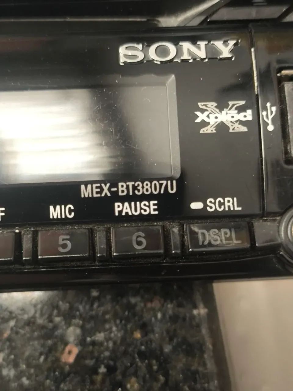 Frente Sony MEX-BT3807U - Foto 2