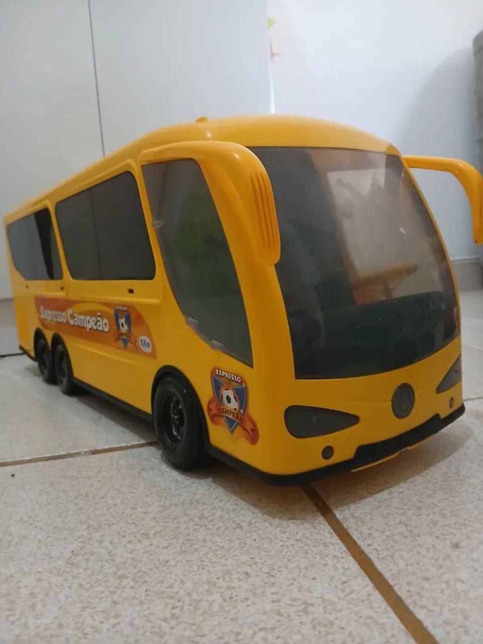 Ônibus brinquedo 