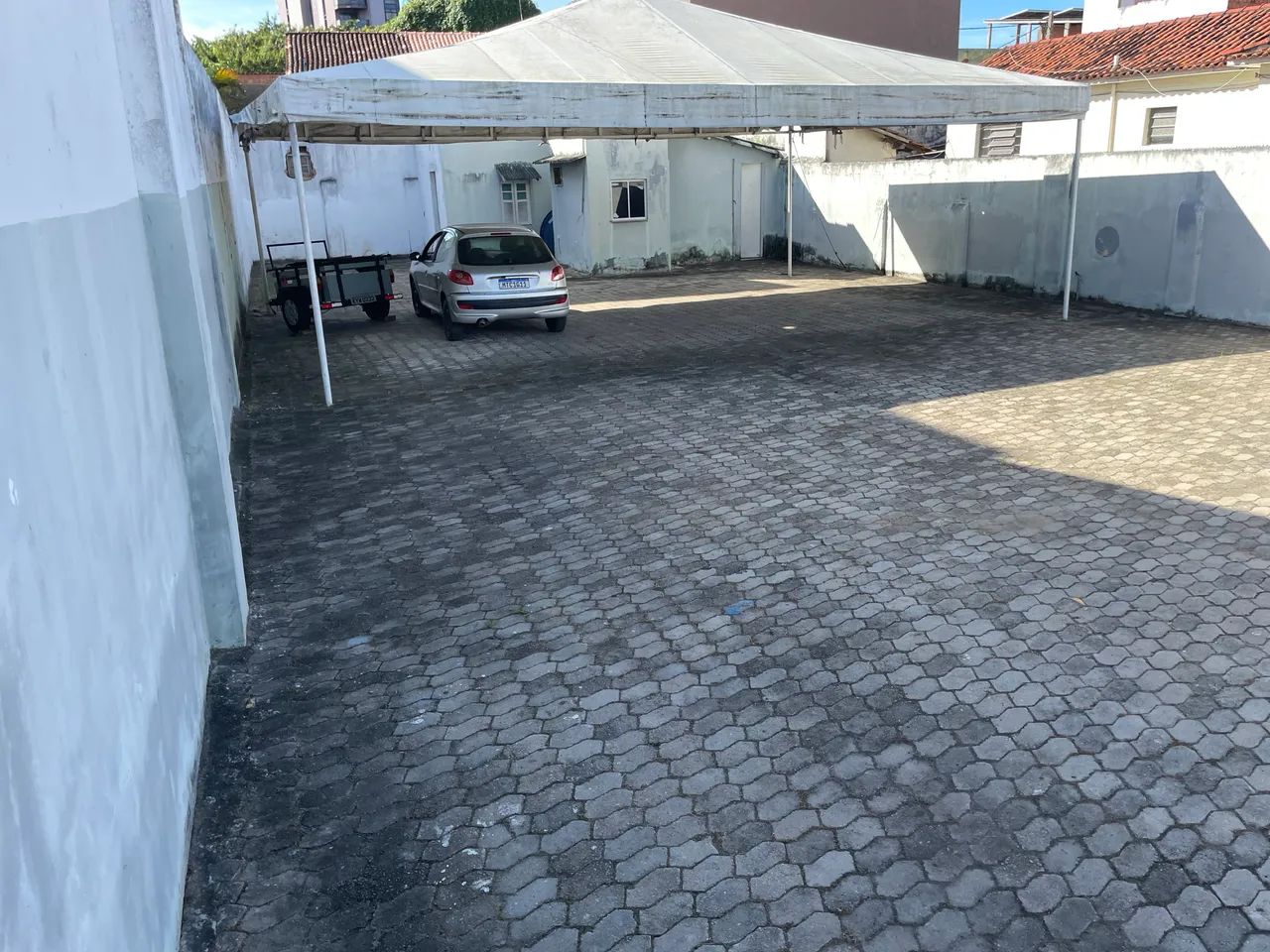 ESTACIONAMENTO/GALPÃO EXCELENTE PREÇO 