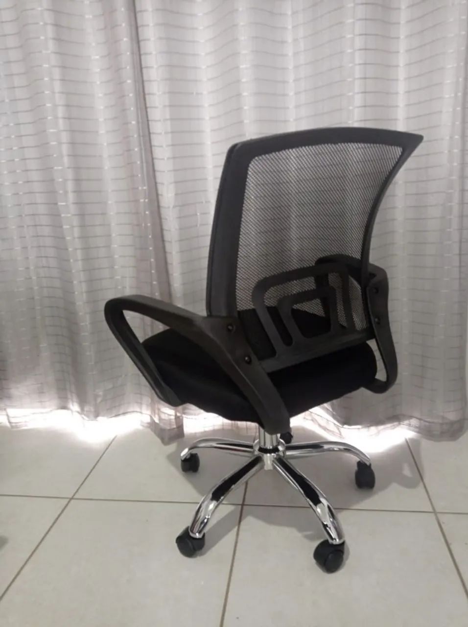 TORRANDO ESTOQUE! Cadeira escritório nova de fábrica  - Foto 4