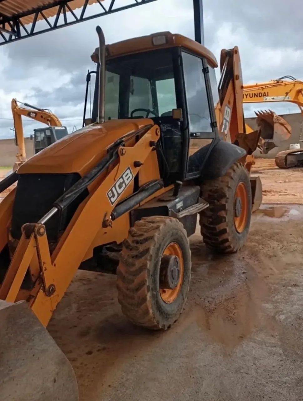 Retroescavadeira Jcb