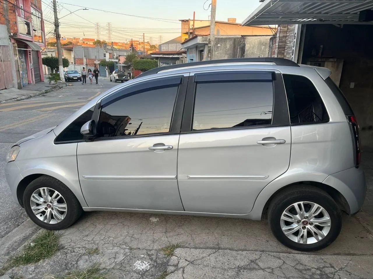Fiat Idea Attractive 1.4 Fire Flex 8V 5P 2015 - Foto 3