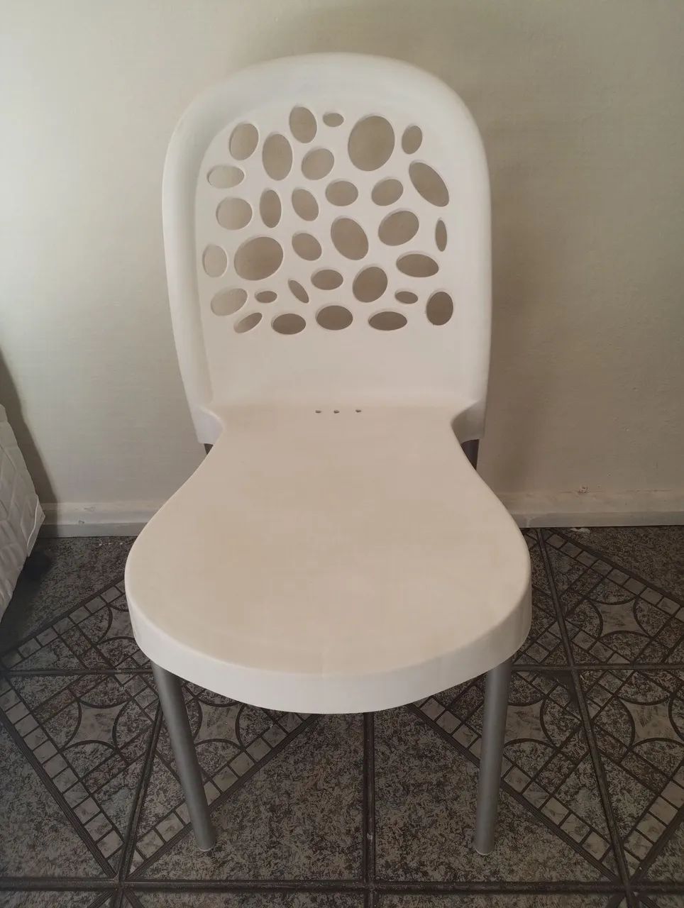 Cadeira Deluxe Forte Plástico! - Foto 2