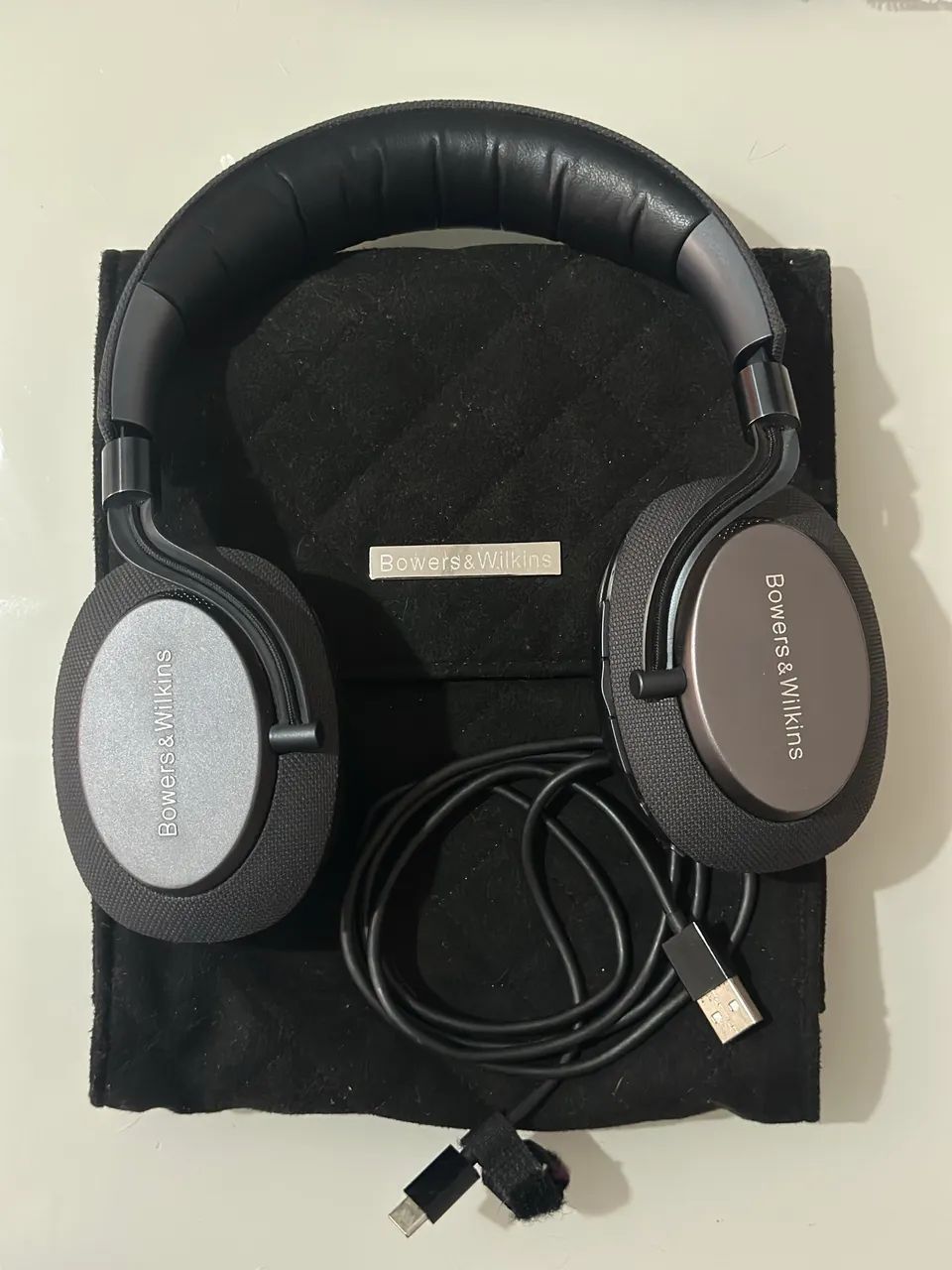 Bowers & Wilkins PX (6) 