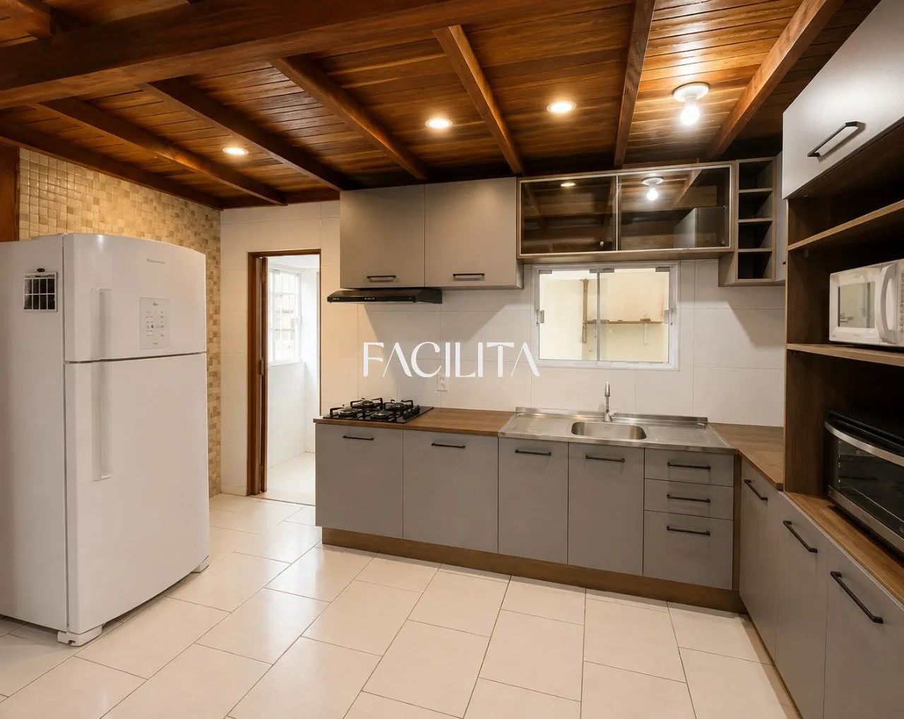 Casa com 3 quartos no bairro Carianos, Florianópolis. - Foto 4