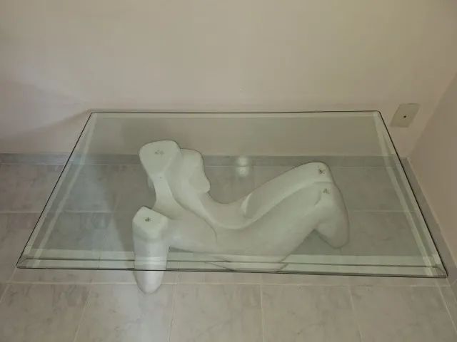 Mesa de Centro Elegante com Design Escultural e Contemporâneo - Foto 5