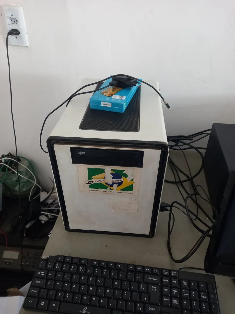 CPU muito boa pra estudar ou trabalhar funciona perfeitamente 