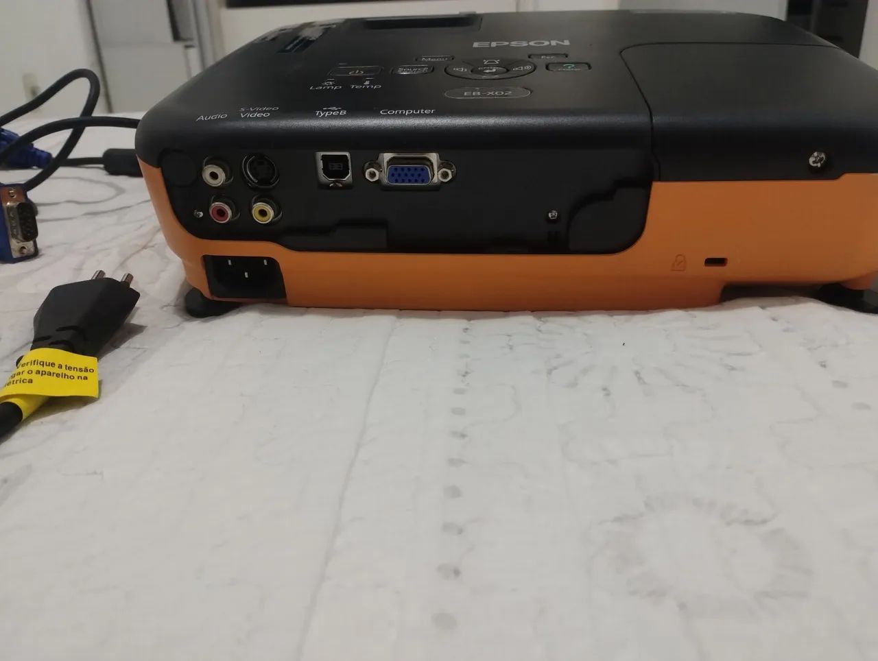 Data show Epson EB-X02 