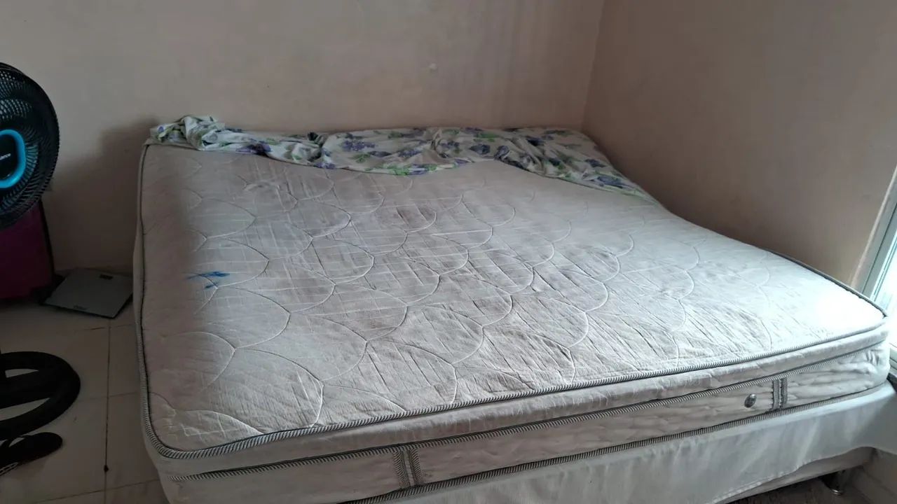 Cama Queen Size com bases