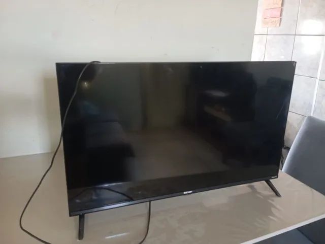 TV Smart TV 32" HD LED Semp com Roky quebrada