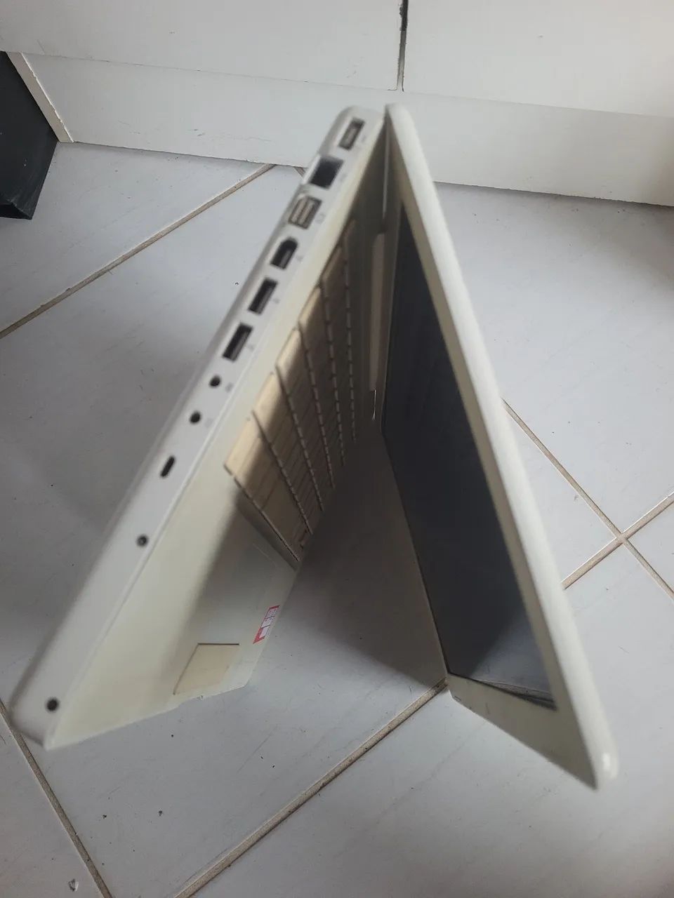 Macbook write 2007 2gb ram liga ok tela.com detalhes - Foto 4