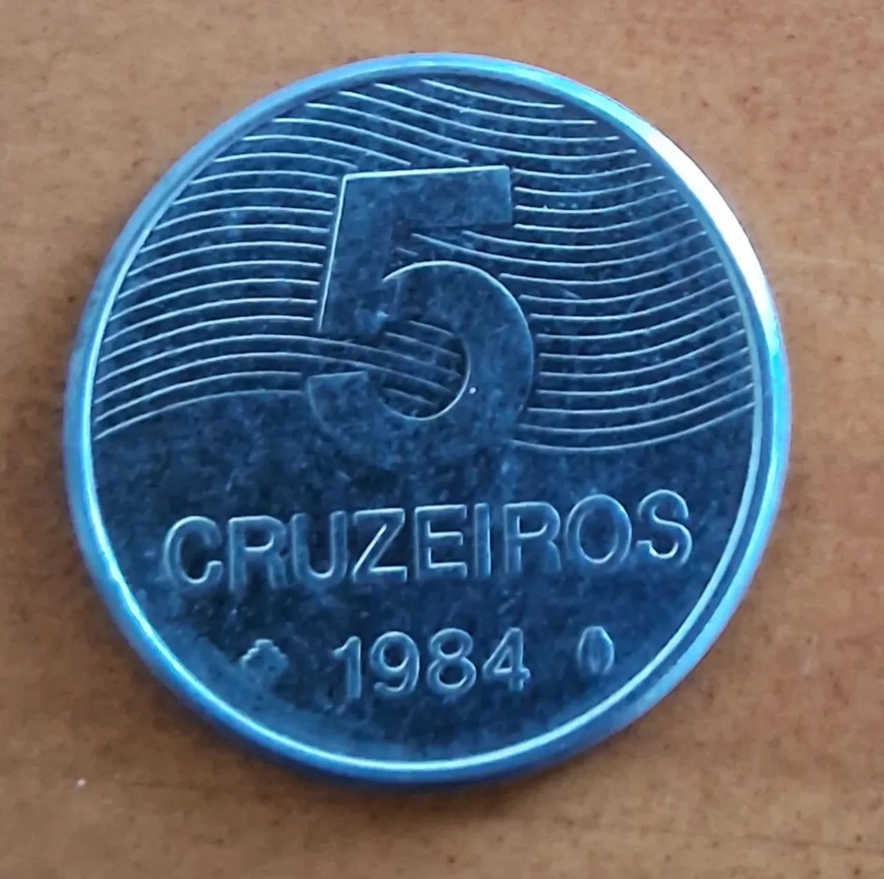 Moeda Brasileira de 5 Cruzeiros - 1984
