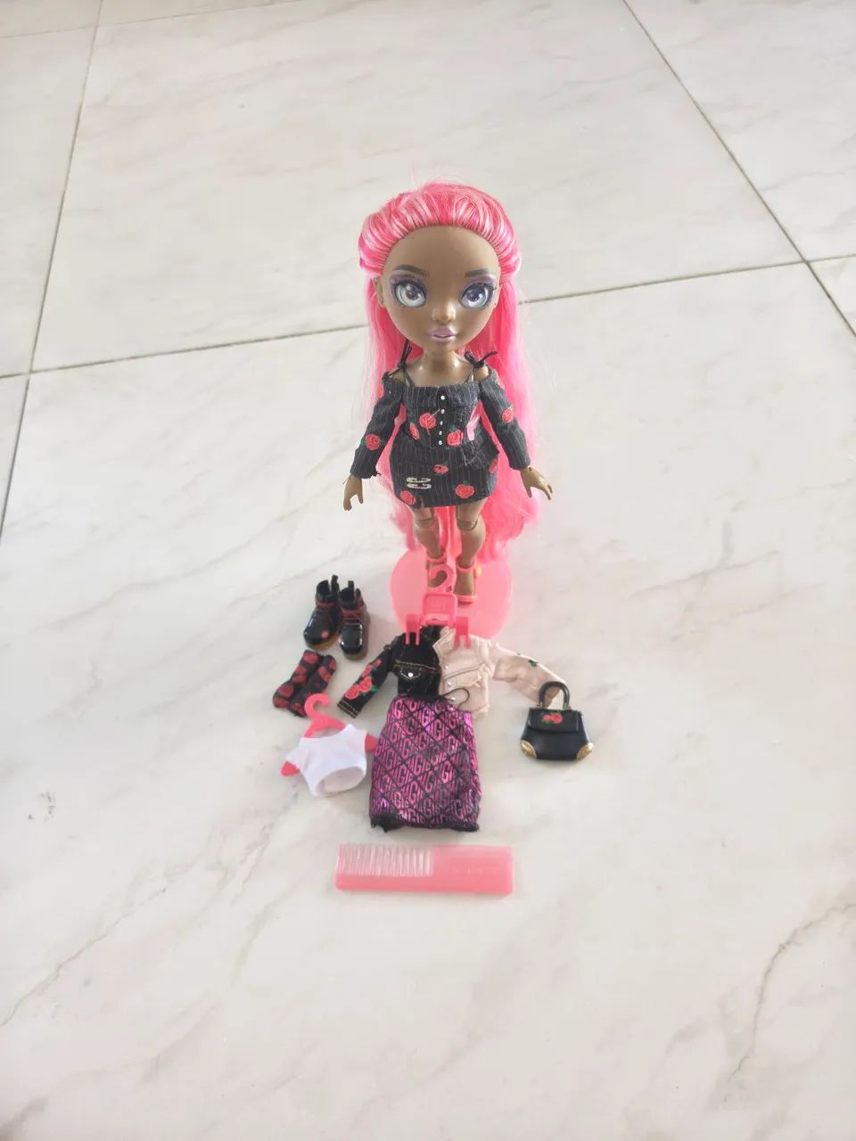 Rainbow High - Boneca Daria Roselyn