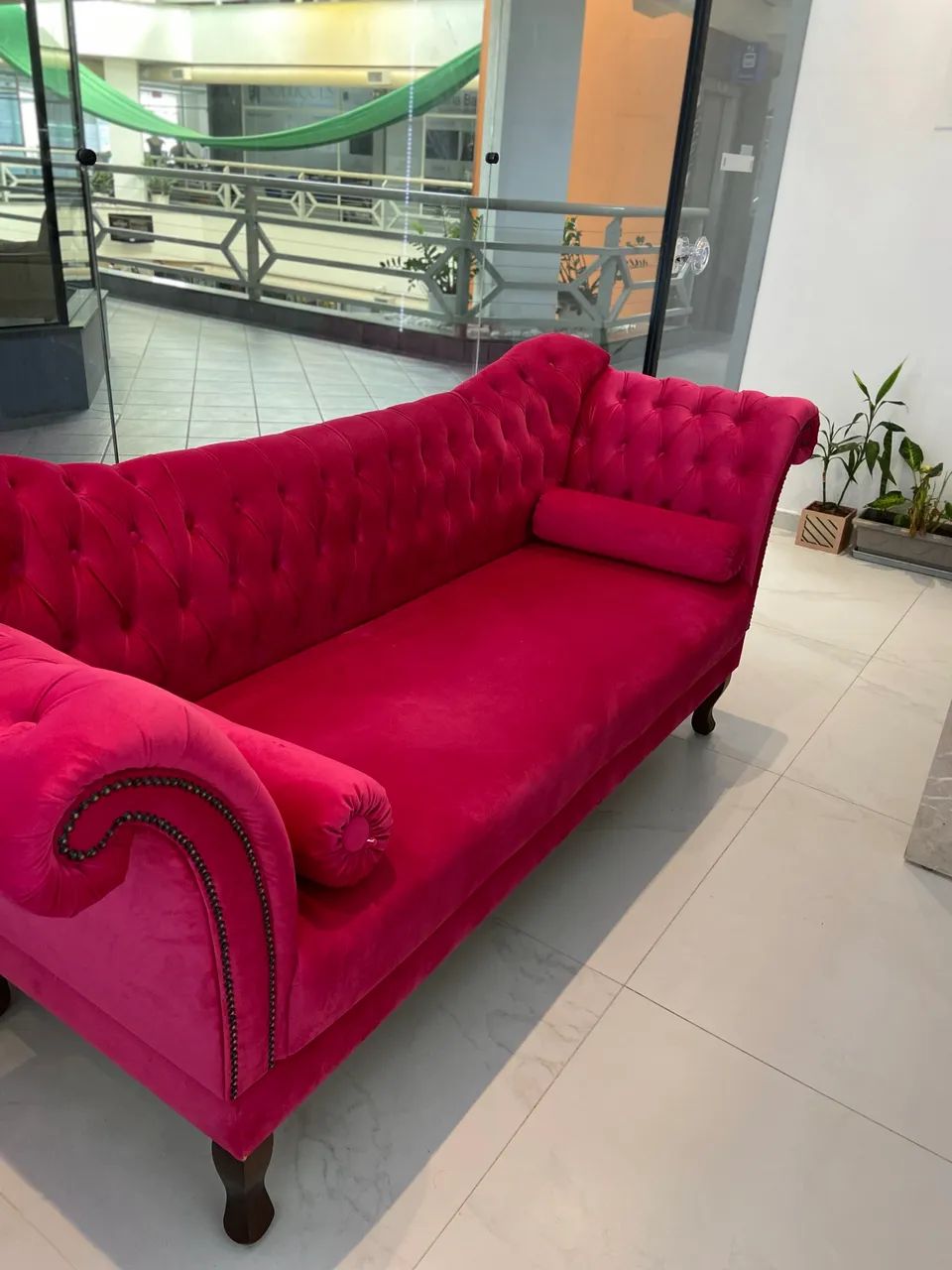 Sofá modelo Chesterfield maravilhoso 