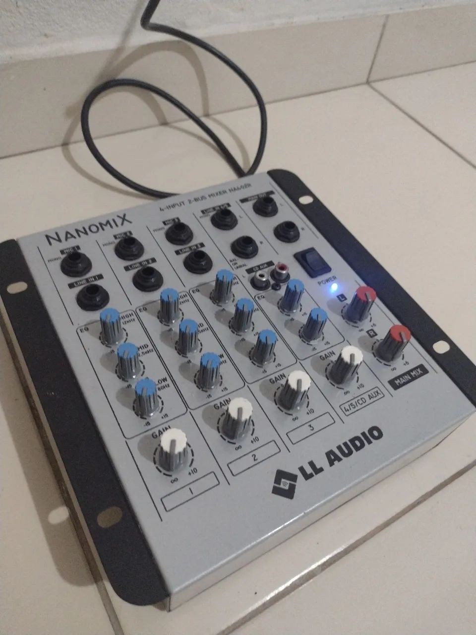 Mesa de som analógica LL Audio Nanomix NA402. - Aparelhos de Som