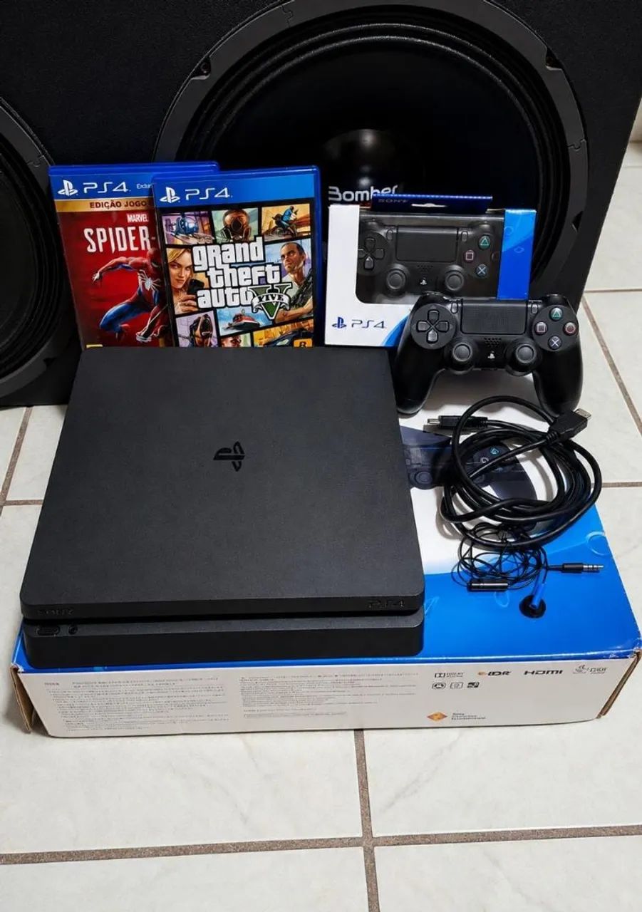 PlayStation 4 Slim 