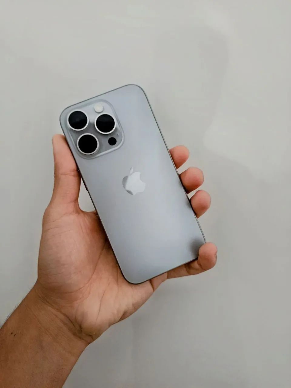 IPHONE 15 PRO  - Foto 2