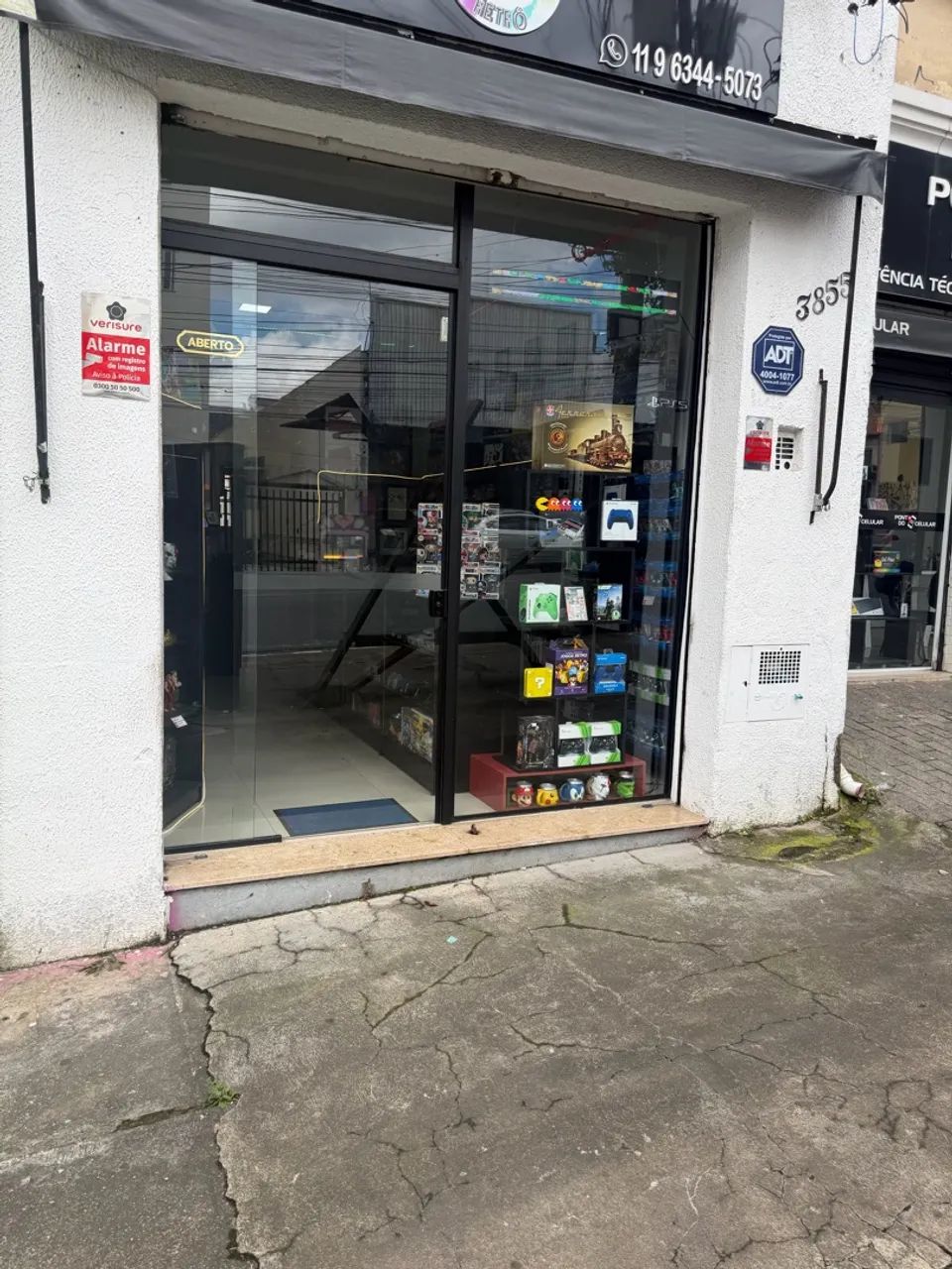 Vitrine com porta  - Foto 2