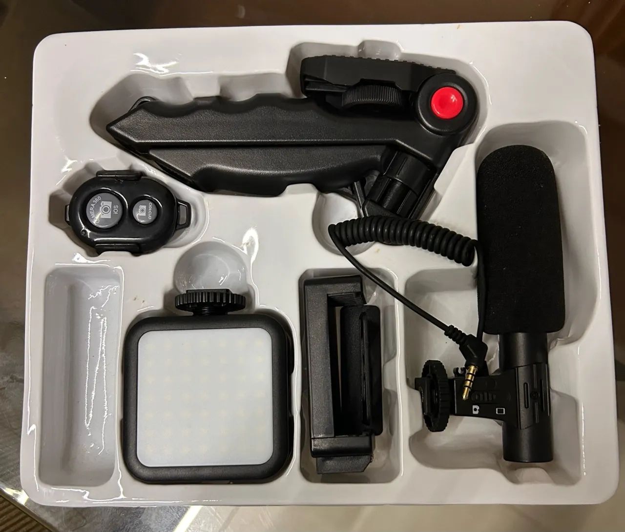 Kit tripé + microfone + luz de LED e controle remoto  - Foto 2
