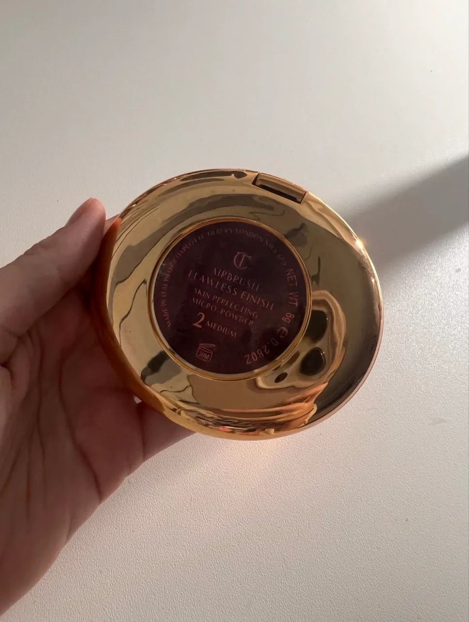 Pó compacto charlotte tilbury cor 2  - Foto 3