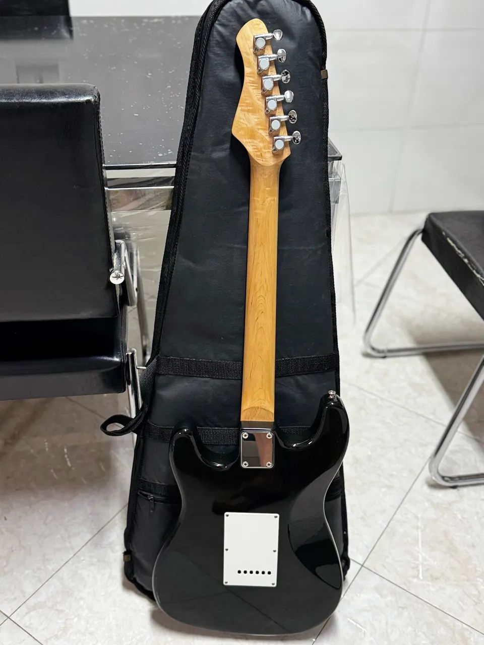 Guitarra Dolphin Stratocaster  - Foto 3
