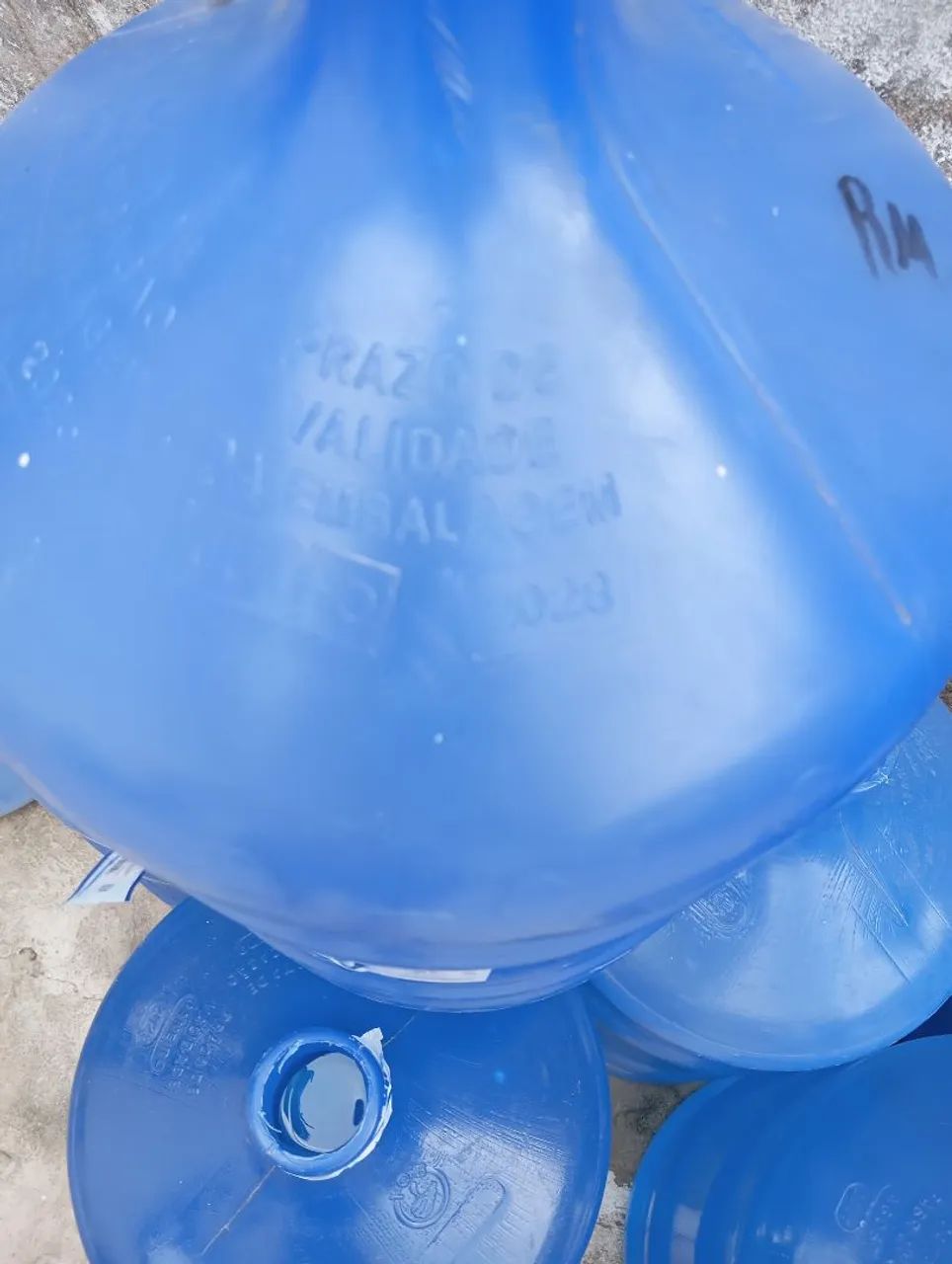 Vendo galões de água 20L - Foto 2